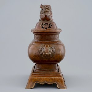 Een Chinese bronzen wierookbrander met geëtst decor, 18/19e eeuw — foto 5