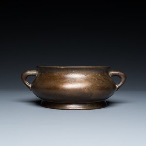 Een Chinese bronzen wierookbrander, Xuande merk, 17/18e eeuw — foto 4