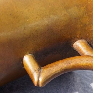 Een Chinese bronzen wierookbrander, Xuande merk, 17/18e eeuw — foto 27