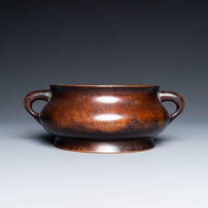 Een Chinese bronzen wierookbrander, Xuande merk, Kangxi — foto 4