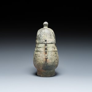 Een Chinese bronzen 'you' of rituele wijnkan, Zhou, ca. 11e-9e v.C. — foto 5