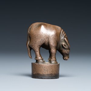 Een Chinese bronzen zegel met een os, Ming — foto 4