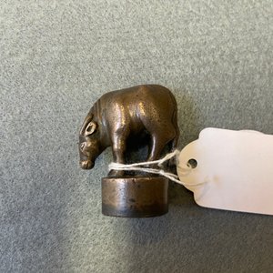 Een Chinese bronzen zegel met een os, Ming — foto 10