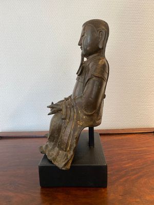Een Chinese bronzen Zhen Wu met sporen van lakwerk, Ming — foto 3