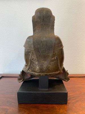 Een Chinese bronzen Zhen Wu met sporen van lakwerk, Ming — foto 4