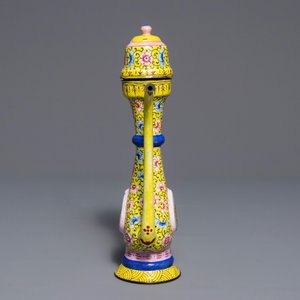 Een Chinese Canton email dekselkan met gele fondkleur, 18/19e eeuw — foto 4