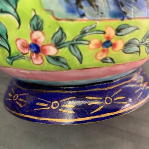 Een Chinese Canton email kan met bassin, vier-karaktermerk, Qianlong/Jiaqing — foto 27