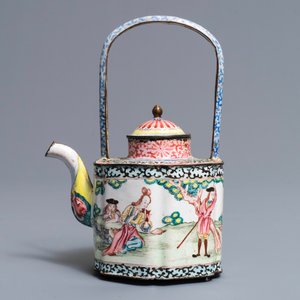 Een Chinese Canton email theepot met Europees decor, Qianlong — foto 2