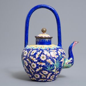 Een Chinese Canton email theepot met floraal decor, 18/19e eeuw — foto 3