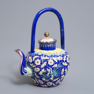 Een Chinese Canton email theepot met floraal decor, 18/19e eeuw — foto 7