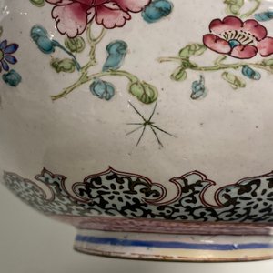 Een Chinese Canton email theepot op komfoor, Qianlong — foto 16