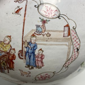 Een Chinese Canton email theepot op komfoor, Qianlong — foto 18