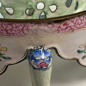Een Chinese Canton email theepot op komfoor, Qianlong — foto 21