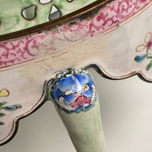 Een Chinese Canton email theepot op komfoor, Qianlong — foto 25