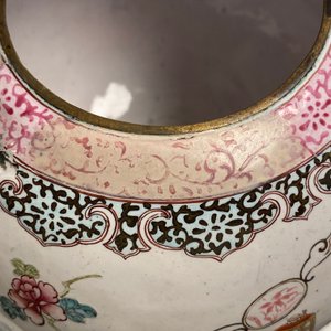 Een Chinese Canton email theepot op komfoor, Qianlong — foto 9