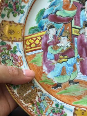 Een Chinese Canton famille rose dekselterrine  met bijbehorend bord, 19e eeuw — foto 5