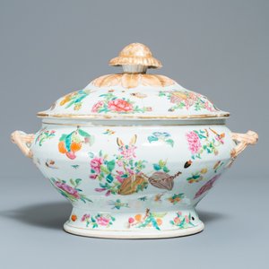 Een Chinese Canton famille rose dekselterrine op onderschotel, 19e eeuw — foto 2