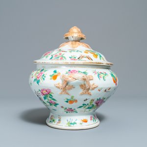 Een Chinese Canton famille rose dekselterrine op onderschotel, 19e eeuw — foto 5