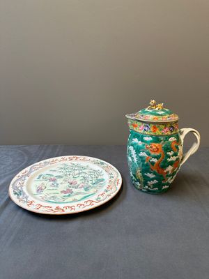 Een Chinese Canton famille rose kan met 'draken' op groene fondkleur en een 'Zeven wijzen van het bamboebos' bord, 19e eeuw — foto 1
