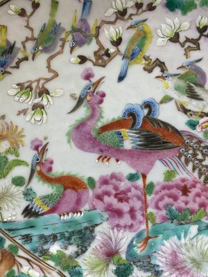 Een Chinese Canton famille rose tazza met feniksen, 19e eeuw — foto 2