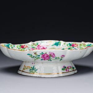 Een Chinese Canton famille rose tazza met feniksen, 19e eeuw — foto 2