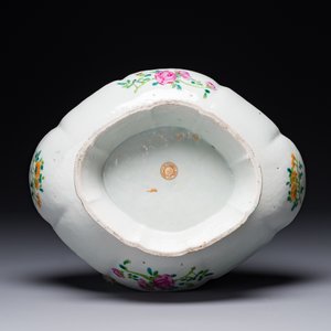 Een Chinese Canton famille rose tazza met feniksen, 19e eeuw — foto 4