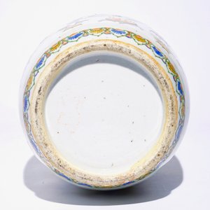 Een Chinese Canton verte vaas met decor van wierookbranders, 19e eeuw — foto 6