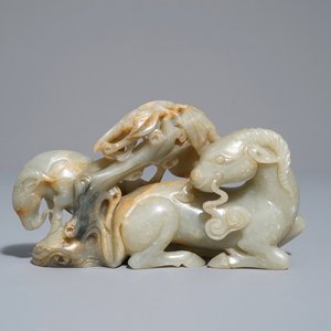 Een Chinese celadon en roest jade groep met rammen, 18/19e eeuw — foto 1