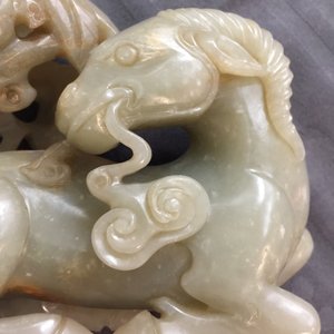 Een Chinese celadon en roest jade groep met rammen, 18/19e eeuw — foto 8