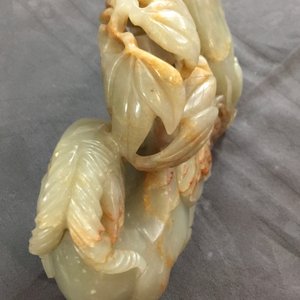 Een Chinese celadon en roest jade groep met rammen, 18/19e eeuw — foto 10
