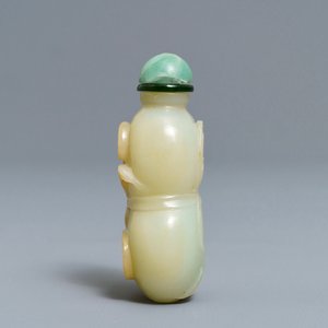 Een Chinese celadon en roestkleurige jade kalebasvormige snuiffles, 19e eeuw — foto 4