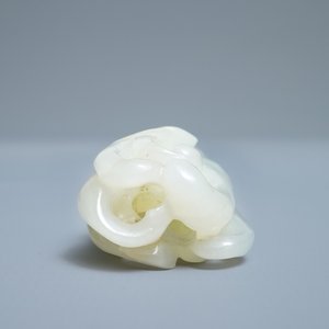 Een Chinese celadon jade 'Boeddha hand', 19e eeuw — foto 6