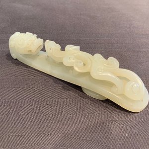 Een Chinese celadon jade gordelhaak, 18/19e eeuw — foto 9