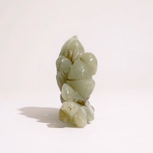 Een Chinese celadon jade groep met jongens op een lingzhi, 19e eeuw — foto 5