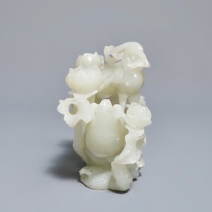 Een Chinese celadon jade groep met kraanvogels op fraaie houten basis, Qing — foto 5