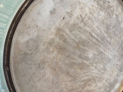 Een Chinese celadon 'lotus' schotel, Qianlong — foto 8
