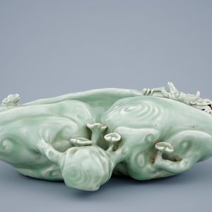 Een Chinese celadon penselenwasser in de vorm van een lingzhi paddestoel, 19e eeuw — foto 4
