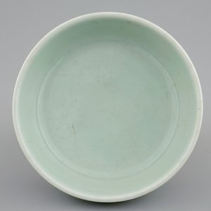 Een Chinese celadon penselenwasser, Qianlong merk en periode — foto 2