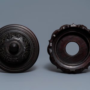 Een Chinese celadon vaas met blauw-wit en onderglazuur rood decor, Kangxi — foto 9