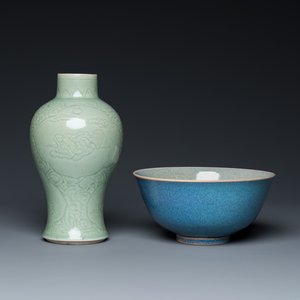 Een Chinese celadon vaas met onderglazuur decor en een junyao-type kom, 19/20e eeuw — foto 1