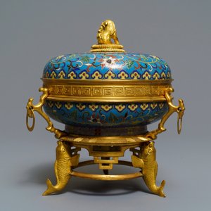 Een Chinese cloisonné dekseldoos met verguld bronzen montuur, 19e eeuw — foto 3