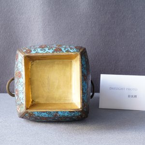 Een Chinese cloisonné 'fanghu' vaas, Wanli — foto 31
