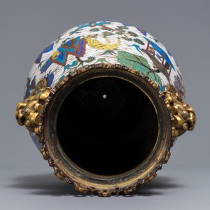Een Chinese cloisonné 'herten' vaas met verguld bronzen montuur, 18/19e eeuw — foto 8