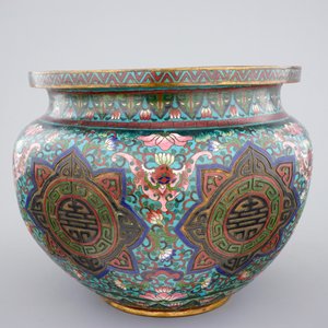 Een Chinese cloisonné jardinière, 18/19e eeuw — foto 5