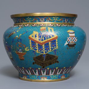 Een Chinese cloisonné jardinière met '100 antiquiteiten' decor op verguld bronzen voet, 18/19e eeuw — foto 3