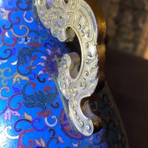 Een Chinese cloisonné 'moonflask' vaas met herten en kraanvogels, Qianlong merk, 19e eeuw — foto 16