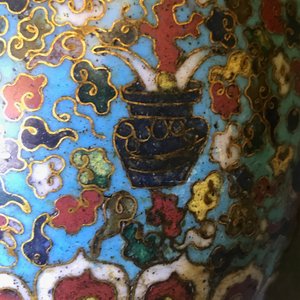 Een Chinese cloisonné schenkkan met boeddhistische leeuwen, Ming — foto 21