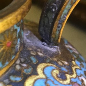 Een Chinese cloisonné schenkkan met boeddhistische leeuwen, Ming — foto 10