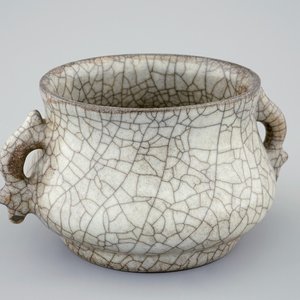 Een Chinese craquelé wierookbrander in Song-stijl, 19/20e eeuw — foto 1