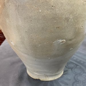 Een Chinese crèmekleurige steengoed amfoor met oren in de vorm van draken, Sui/Tang — foto 31
